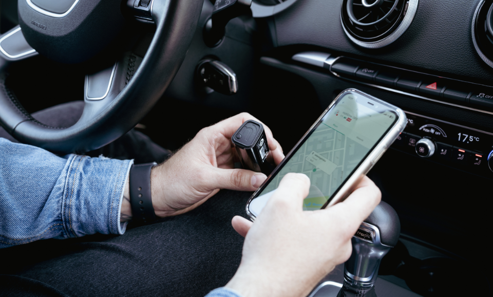 Jaki lokalizator GPS do samochodu wybrać? Przewodnik po typach, funkcjach i zastosowaniach